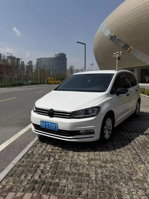 Volkswagen 途安L 2016