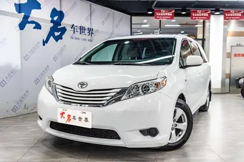 Toyota SIENNA 2016 — фото 1
