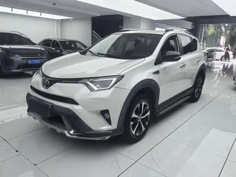 Toyota RAV4 2018 — фото 1