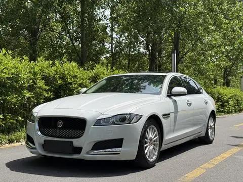 Jaguar XFL 2017 — фото 1