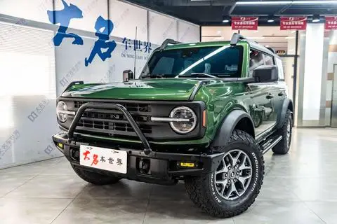 Ford Bronco 2022 — фото 1