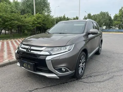 Mitsubishi 欧蓝德 2016