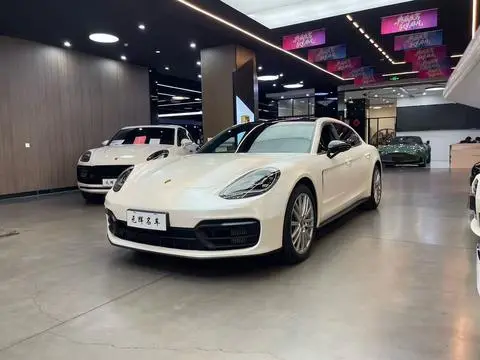 Porsche Panamera 2021
