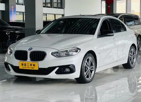 BMW 1 Series 2017 — фото 1