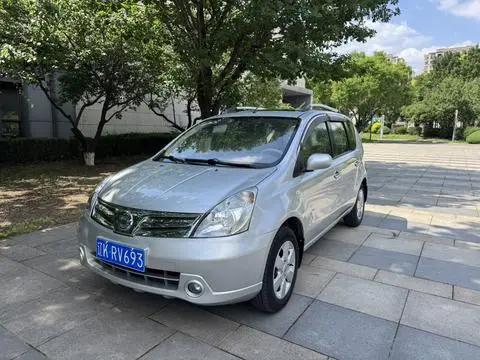 Nissan 骊威 2010