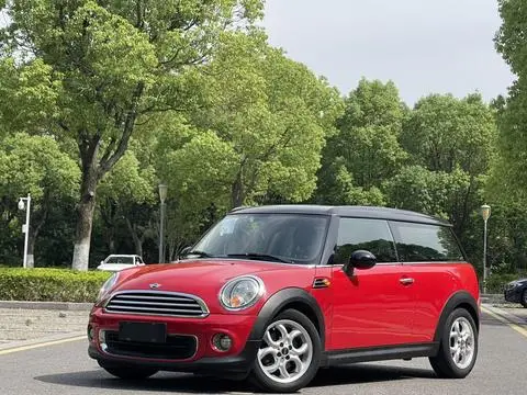 MINI CLUBMAN 2011