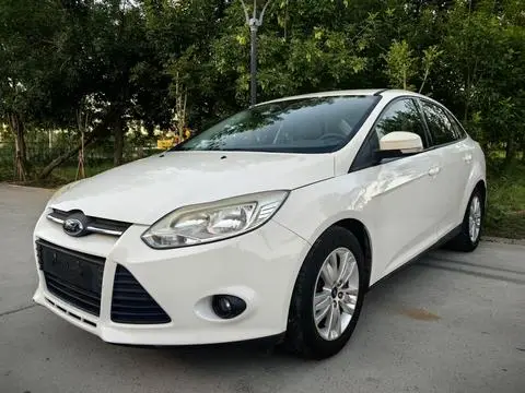 Ford Focus 2012 — фото 1