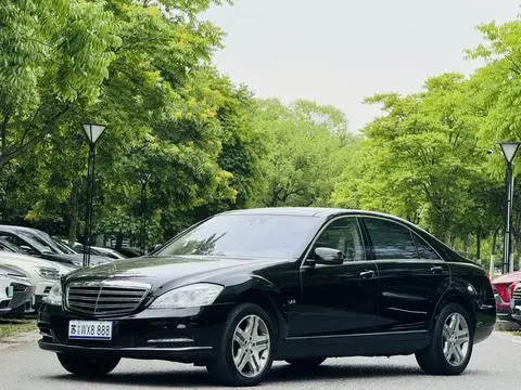 Mercedes-Benz S-Class 2010