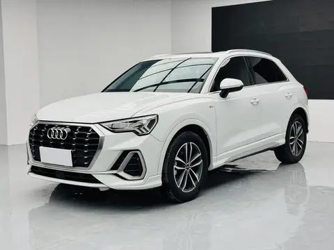 Audi Q3 2022 — фото 1