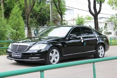 Mercedes-Benz S-Class 2010 — фото 1