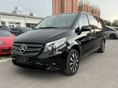 Mercedes-Benz 威霆 2023