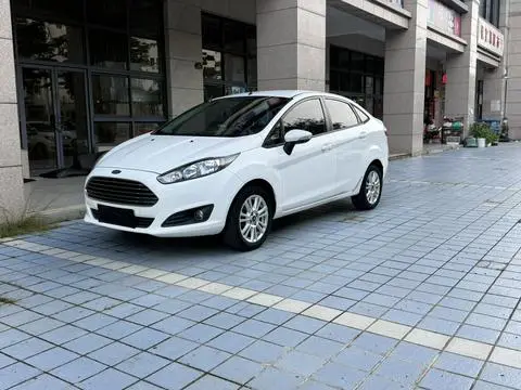 Ford 嘉年华 2013
