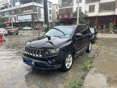Jeep 指南者 2015 — фото 1