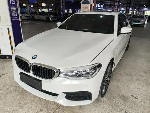 BMW 5 Series 2018 — фото 1