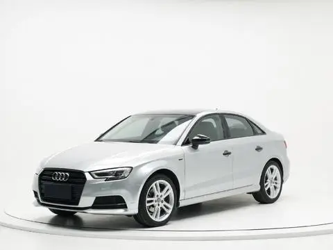 Audi A3 2018 — фото 1