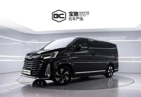 Toyota Hiace 2025 — фото 1