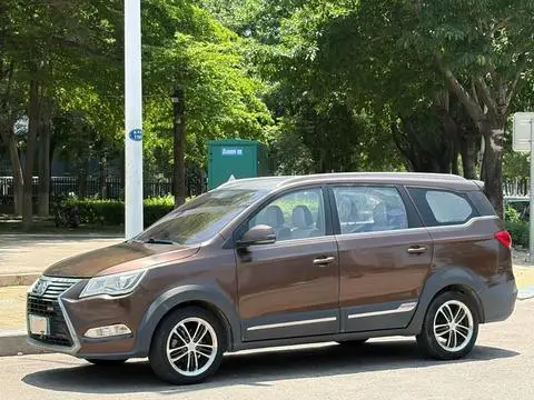BAIC M60 2017