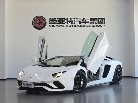 Lamborghini Aventador 2011