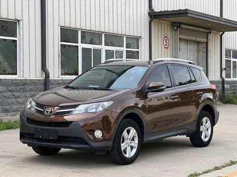 Toyota RAV4 2015 — фото 1