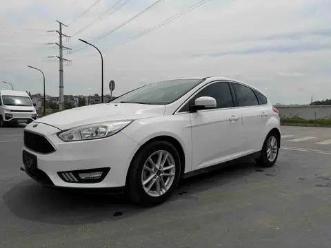 Ford Focus 2015 — фото 1