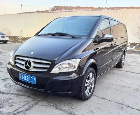 Mercedes-Benz 唯雅诺 2013