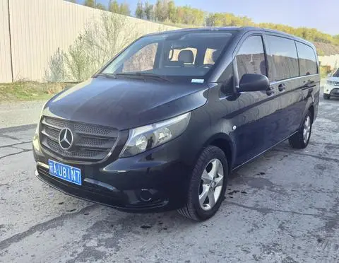 Mercedes-Benz 威霆 2018