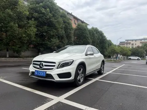 Mercedes-Benz GLA 2015