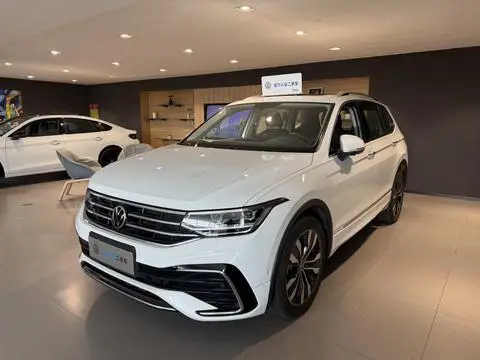 Volkswagen Tiguan L 2024 — фото 1