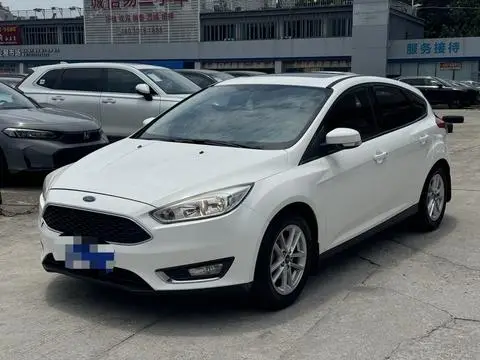 Ford Focus 2015 — фото 1