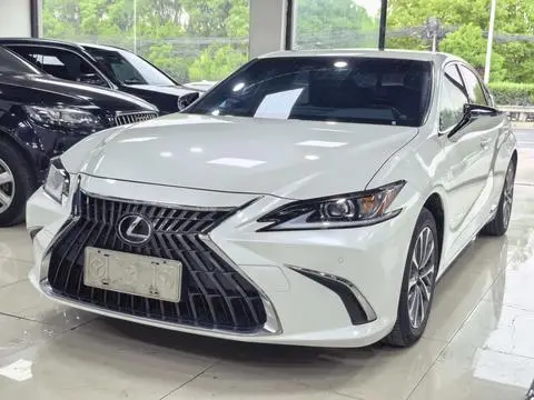 Lexus ES 2022