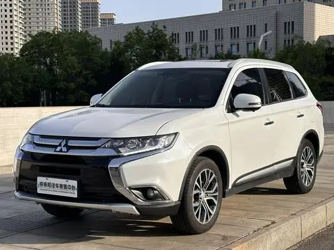 Mitsubishi 欧蓝德 2016
