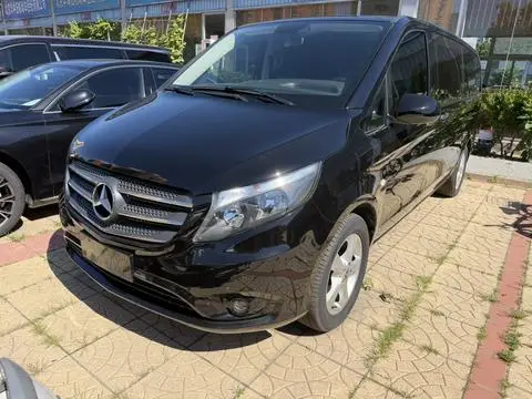 Mercedes-Benz 威霆 2018