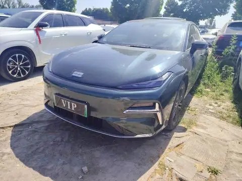Geely 星耀8 PHEV 2025