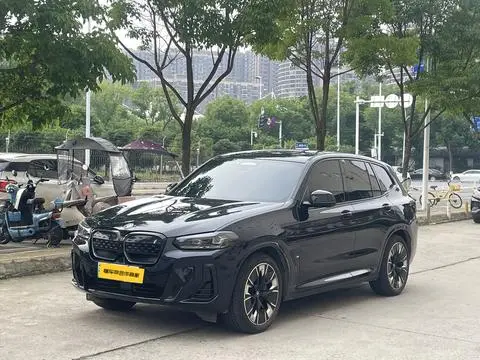 BMW iX3 2023