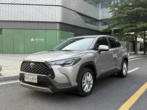Toyota Corolla锐放 2023 — фото 1