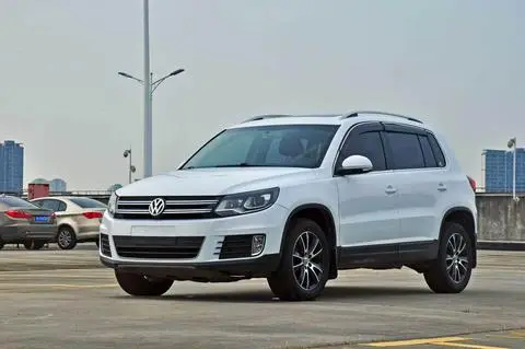 Volkswagen Tiguan 2013 — фото 1