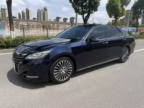 Toyota Crown 2018