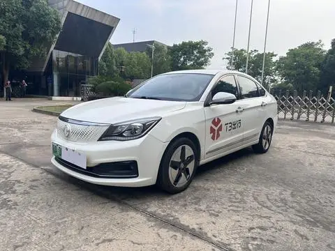 Dongfeng E70 2021