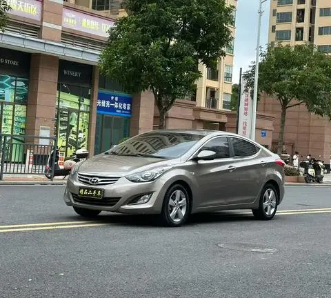 Hyundai Elantra Langdong 2012