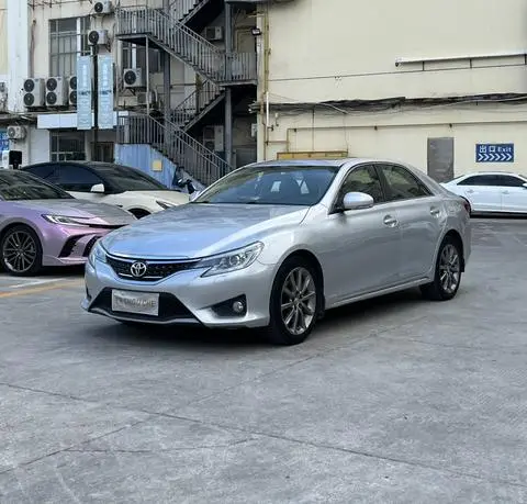 Toyota Reiz 2013