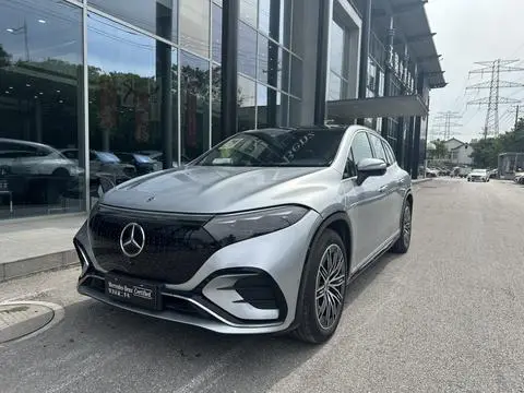 Mercedes-Benz EQS SUV 2023