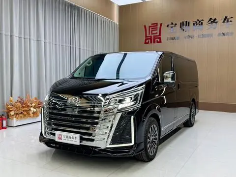 Toyota HIACE 2025 — фото 1