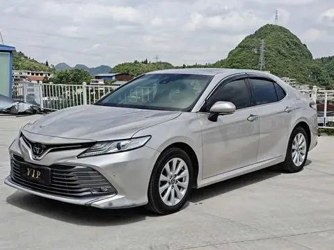 Toyota Camry 2018 — фото 1