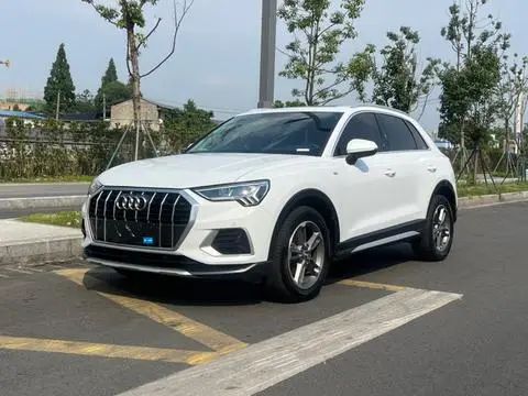 Audi Q3 2020 — фото 1