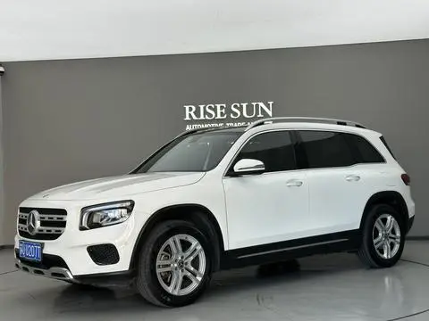 Mercedes-Benz GLB 2023 — фото 1