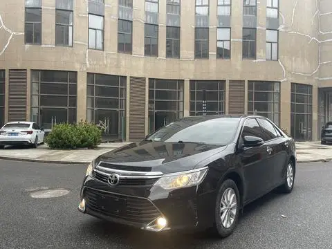 Toyota Camry 2016 — фото 1