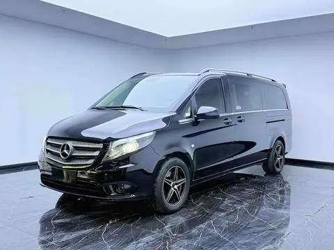 Mercedes-Benz 威霆 2018