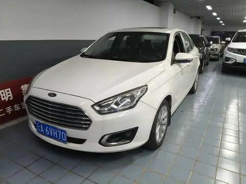 Ford Escort 2015 — фото 1
