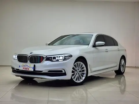 BMW 5 Series 2019 — фото 1