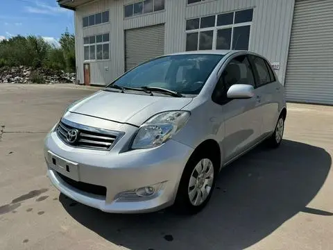 Toyota 雅力士 2011